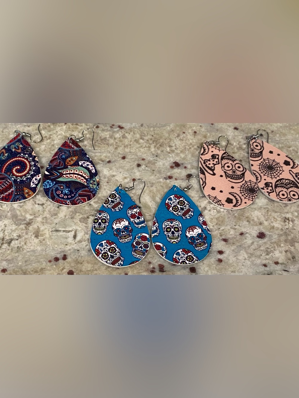 🎉3-Pair Teardrop Leather Earrings Set - Day of the Dead Sugar skulls - Picture 5 of 6